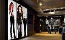 Videowall portfolio 3 x 3 verticaal gemonteerd
